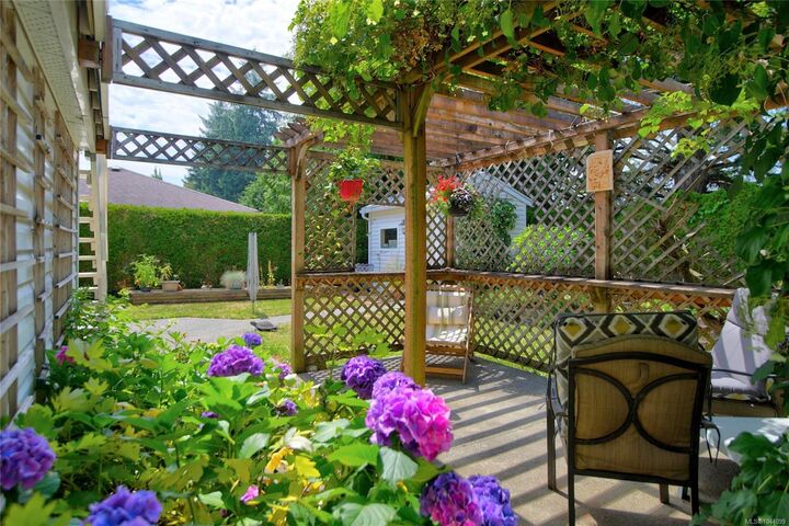 Property Photo: 325 Quarry Rd BC V9M 3C4