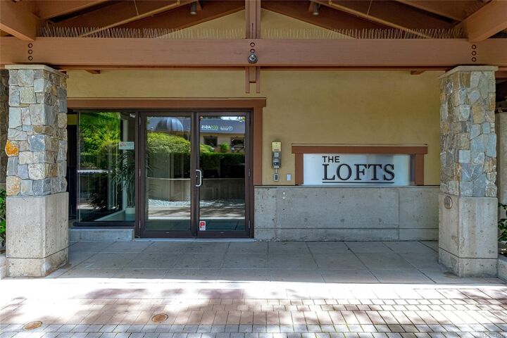Property Photo: 2049 Country Club Way #301 BC V9B 1L1