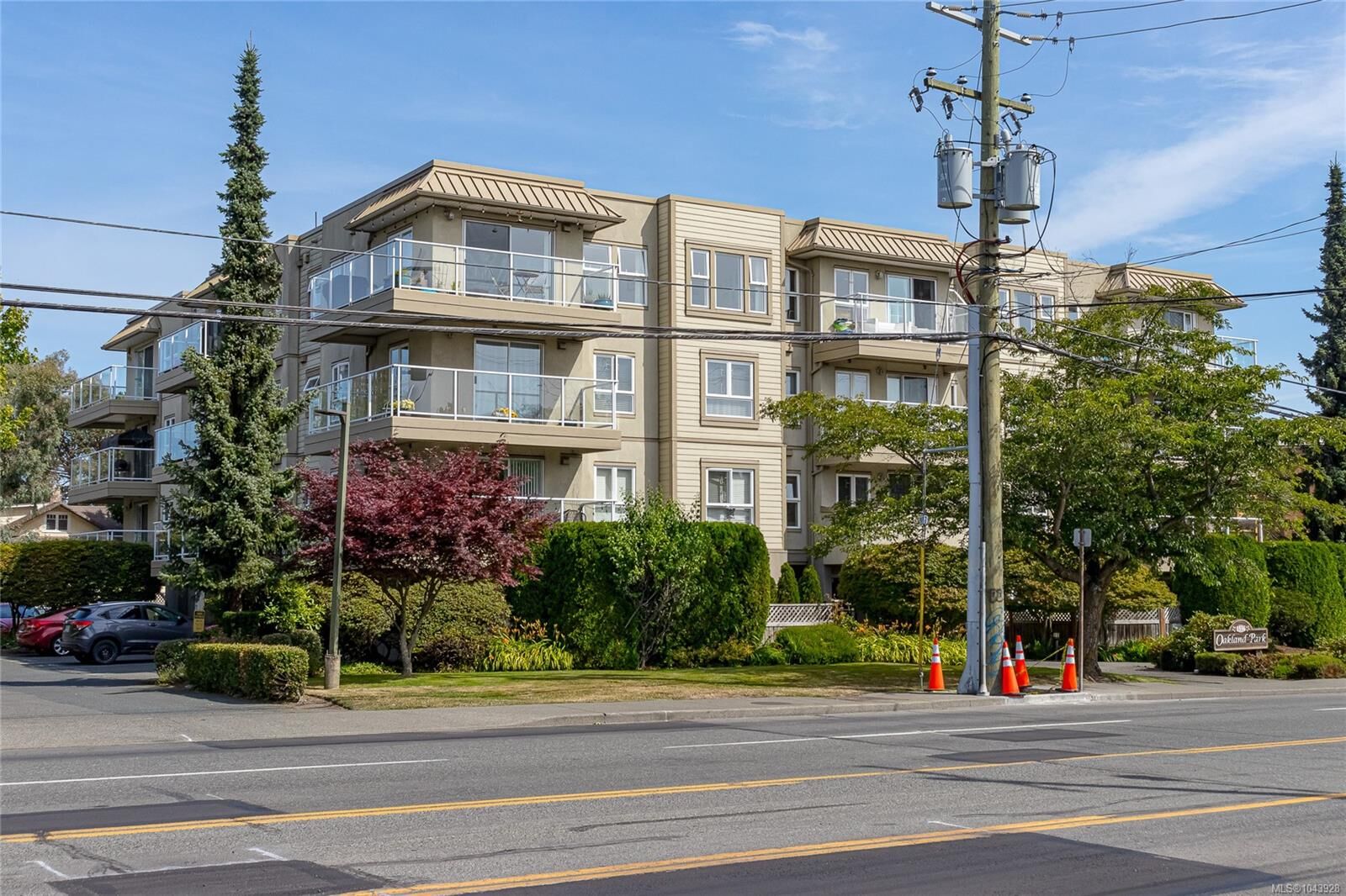 Property Photo:  1536 Hillside Ave #301  BC V8T 2C2 