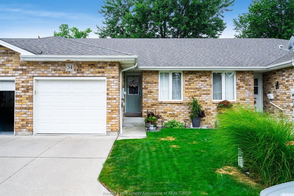 Photo de la propriété:  34 Cranberry Crt  ON N8M 3G5 