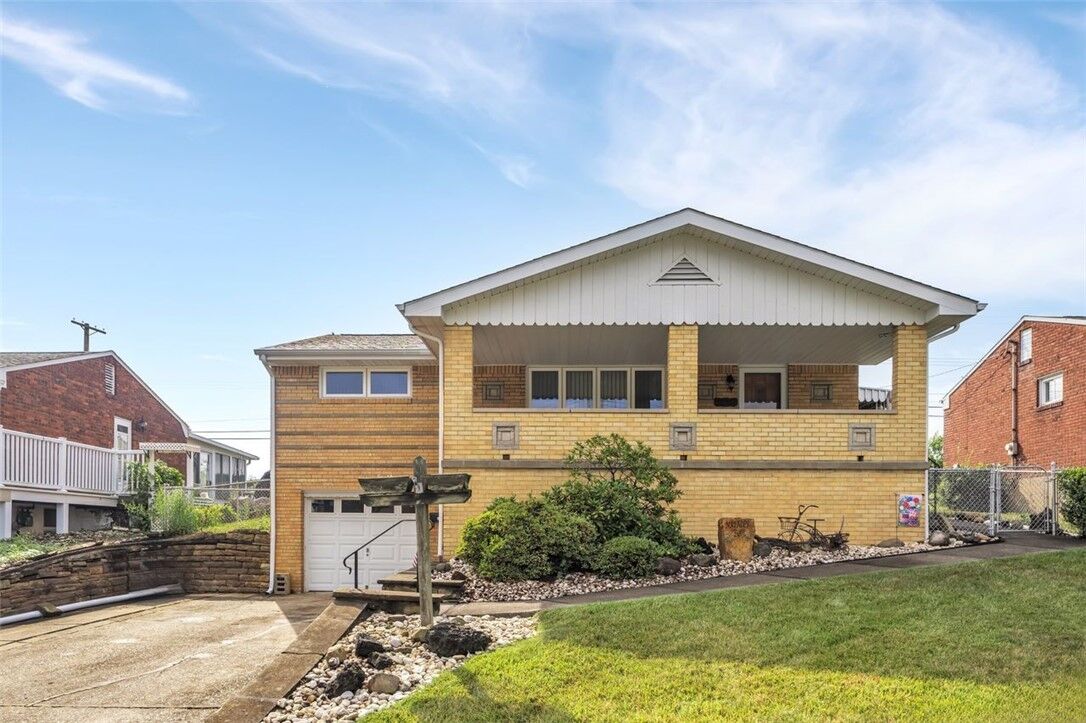 Property Photo:  218 Skyport Rd  PA 15122 