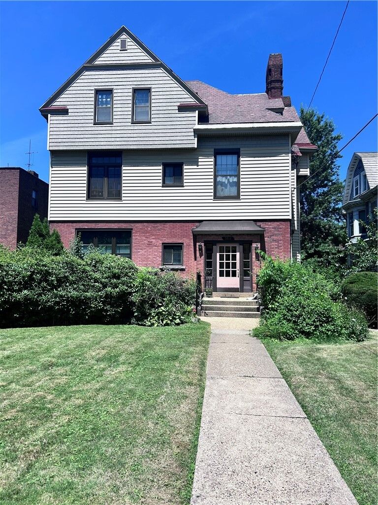 Property Photo:  5917 Walnut St 8  PA 15232 