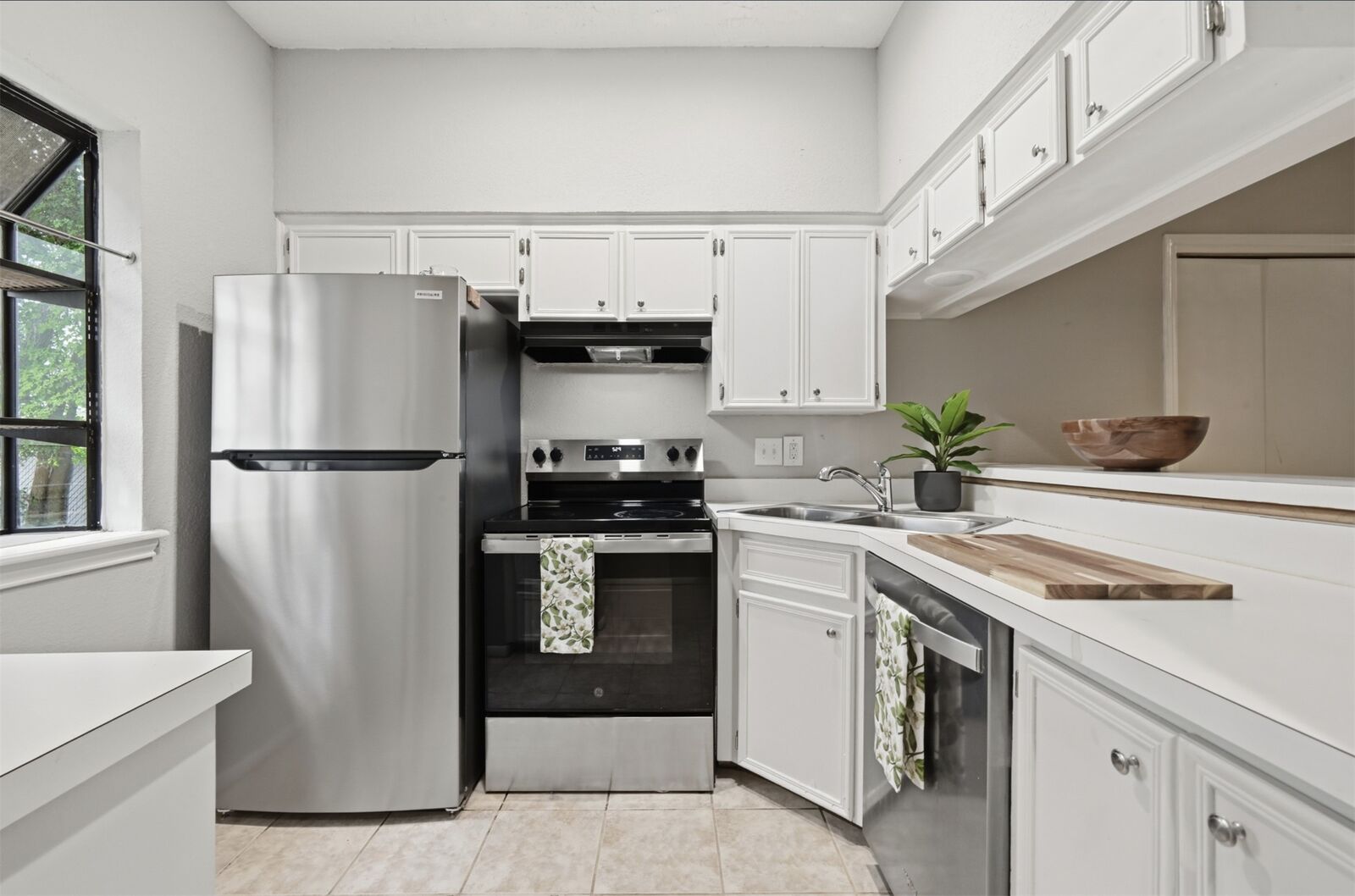 Property Photo:  1013 Chestnut Street B1  TX 78666 