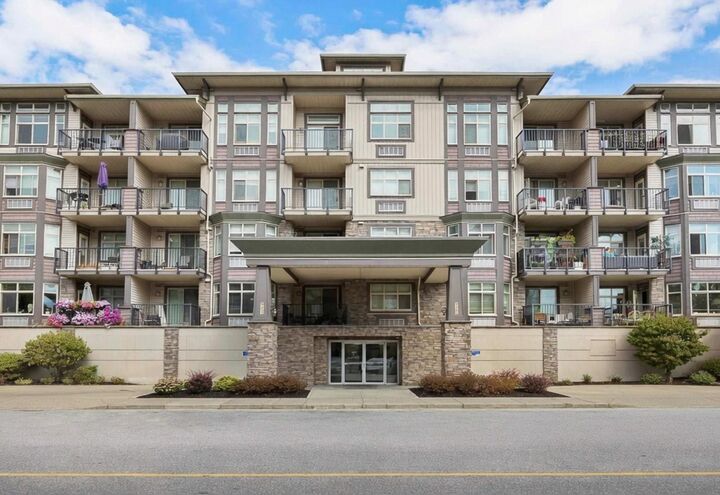 45893 Chesterfield Avenue 212 — photo 1