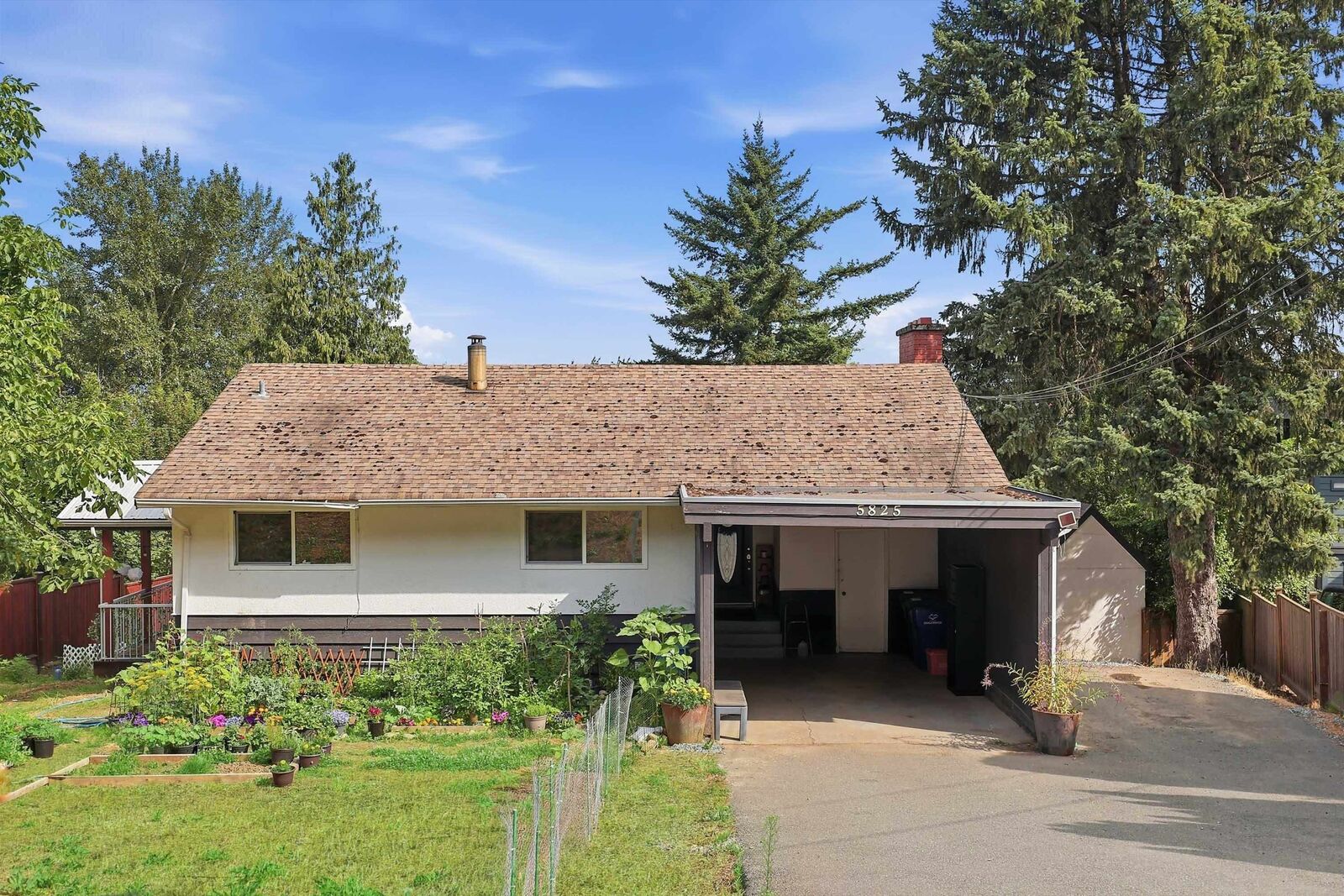 Property Photo: 5825 Jinkerson Road BC V2R 0C8