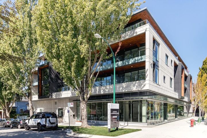 717 W 17th Avenue 201 — photo 1