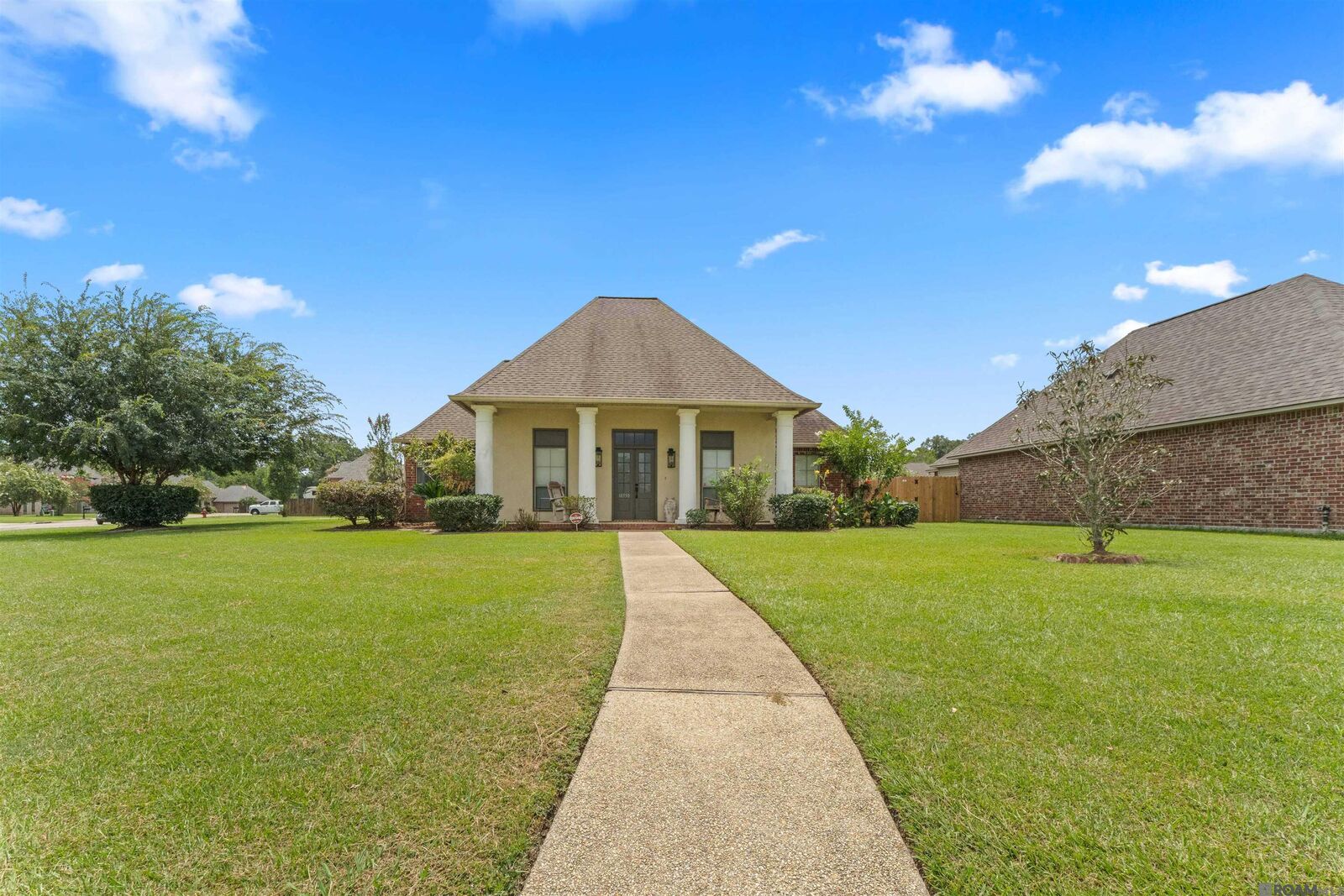 Property Photo: 10350 Crooked Creek Ln LA 70726