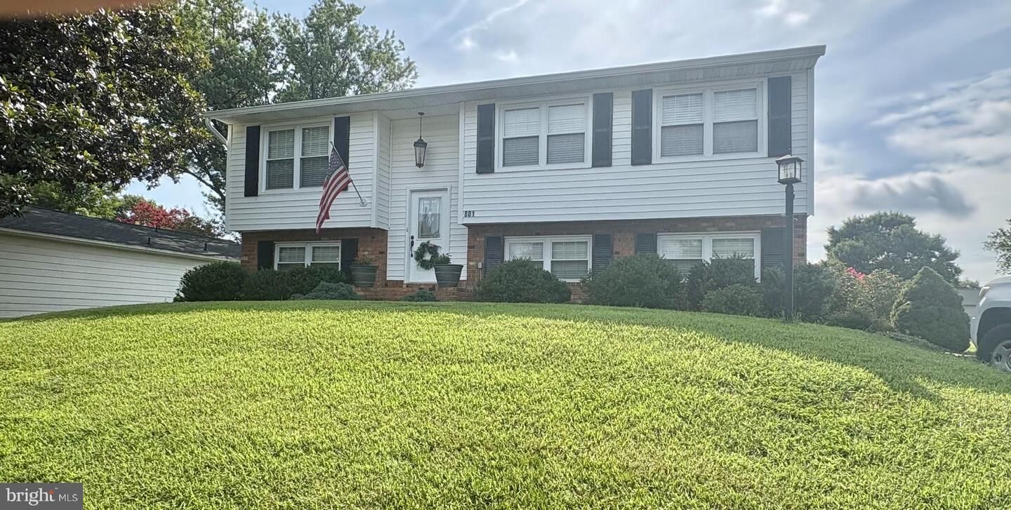 Property Photo: 801 Kilarney Drive VA 22407