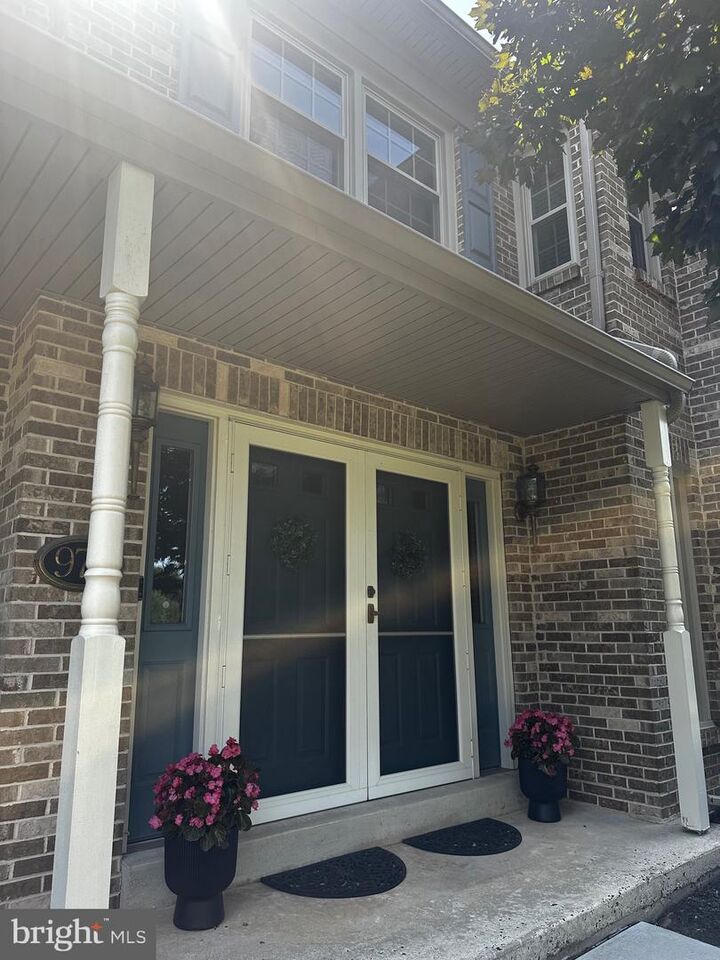 Property Photo: 970 Clover Court PA 19422