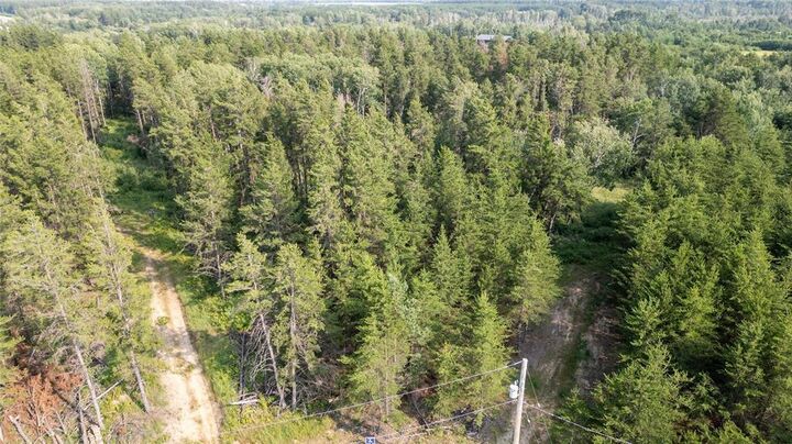 Property Photo:  102 Eagle Ridge Road  MB R0A 0Z0 