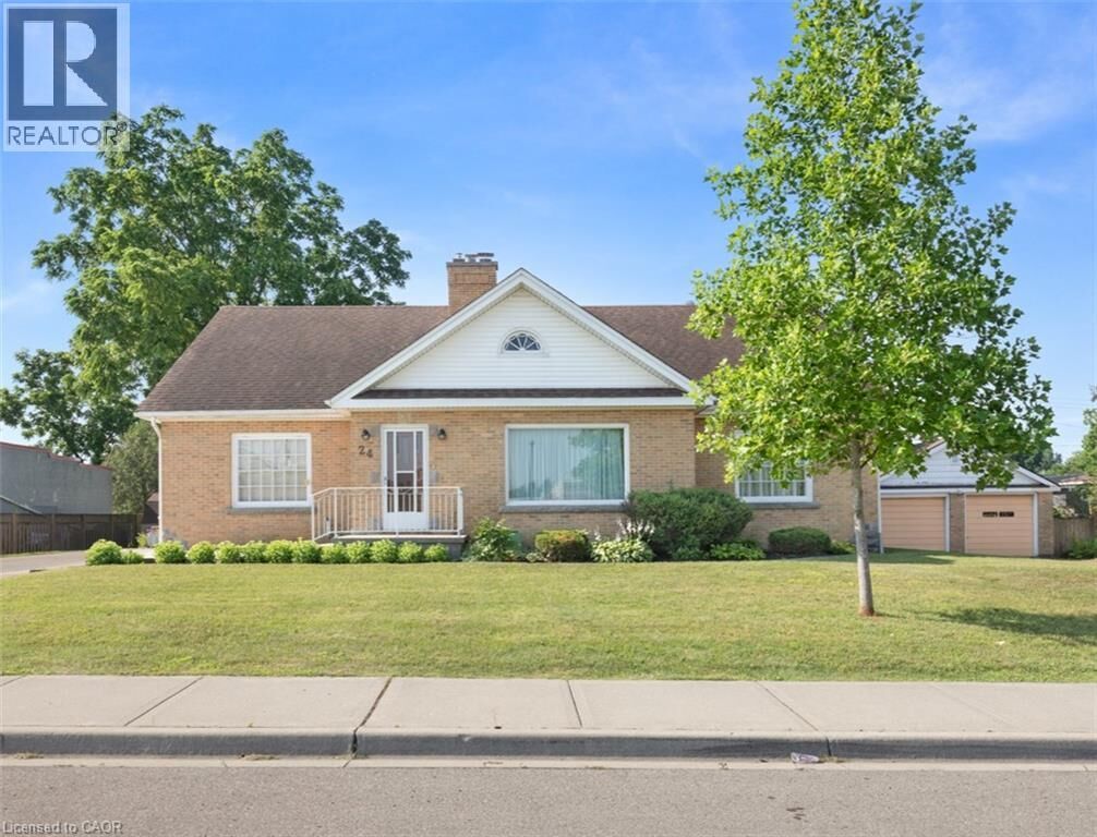 Property Photo:  24 Pine Street  ON N4B 1N6 