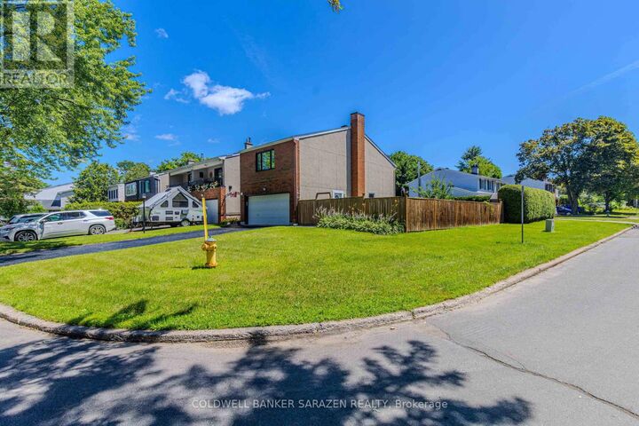 Property Photo:  34 Hobart Crescent  ON K2H 5S4 