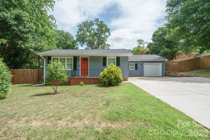 Property Photo:  200 Point Circle  NC 28012 