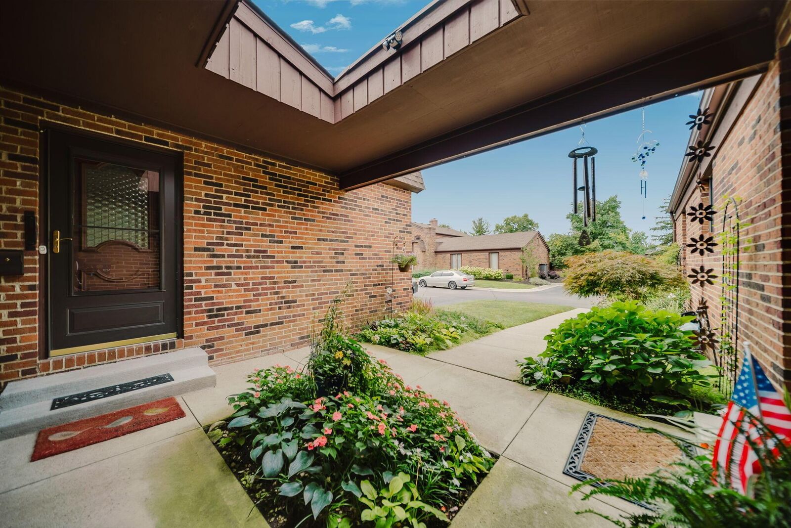 Property Photo:  4231 Chaucer Lane  OH 43220 