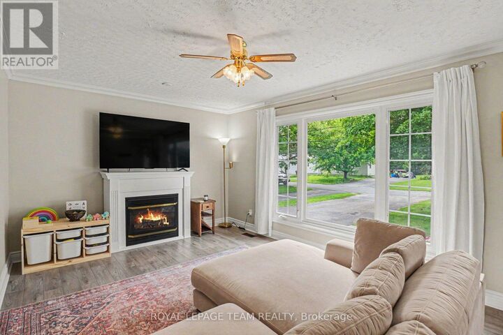 Property Photo:  400 Wylie Street  ON K0A 1A0 