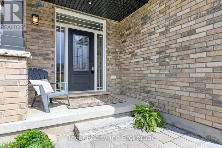 Property Photo: 32 Sutherland Crescent ON N5C 0E3