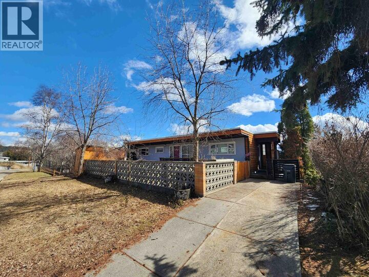 2189 McBride Crescent — photo 1