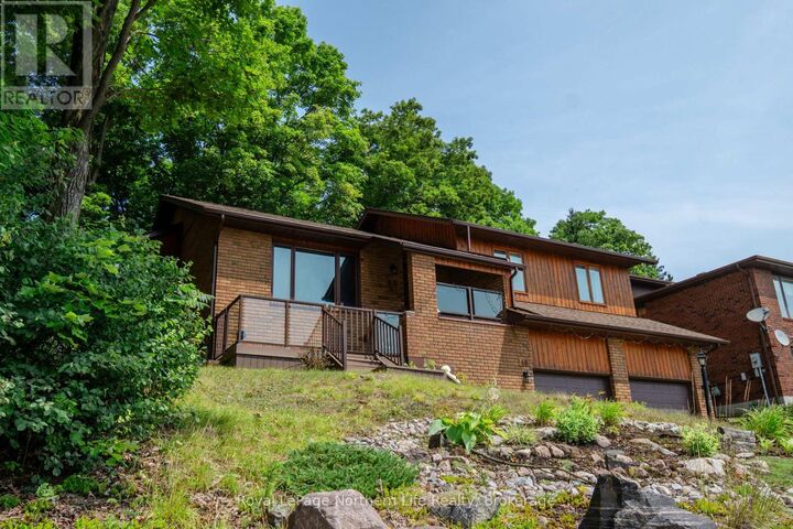 Property Photo:  40 Ellendale Drive  ON P1B 8X6 