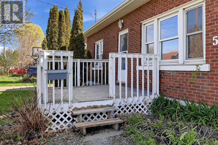 Property Photo: 596 Sherbourne St ON P6C 3X7