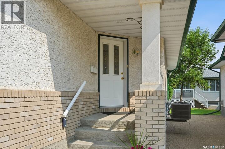 Property Photo: 3291 Thames Crescent E SK S4V 2Y9