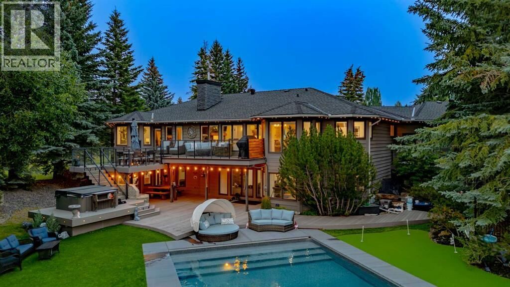 Property Photo:  31 Rosewood Drive Southwest  AB T3Z 3K7 