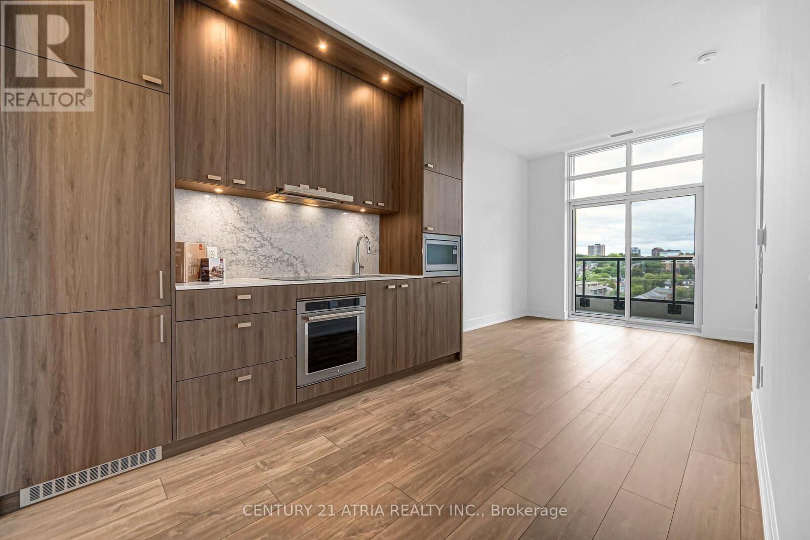 Property Photo:  858 Dupont Street Ph19  ON M6G 0C1 