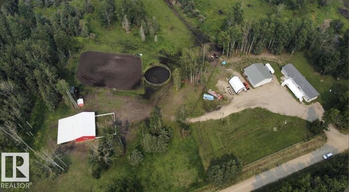 Property Photo: 9028 Twp 500 A AB T7A 2A3