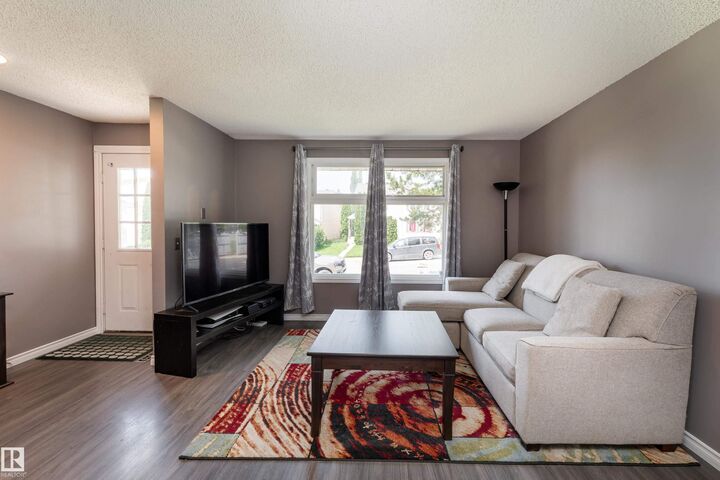Property Photo: 879 Village Mews AB T8A 4L9