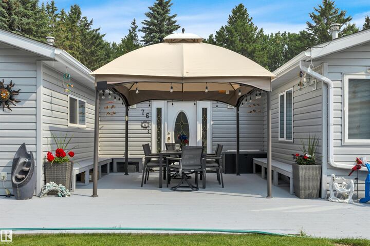 Property Photo: 76 Buskmose Drive AB T0C 2V0