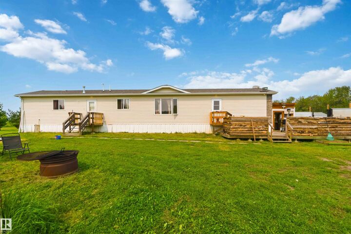 Property Photo: 58502 Rng Rd 273 AB T0G 1W0
