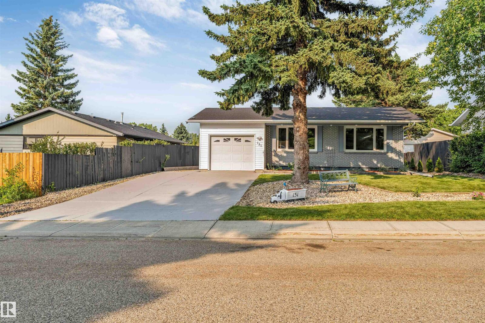 Property Photo:  131 Garland Crescent  AB T8A 2R1 