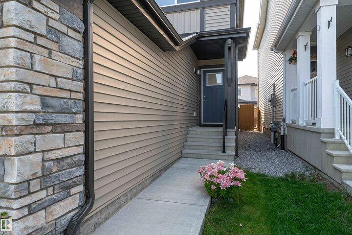 Property Photo: 17132 64 Street NW AB T5Y 3T6