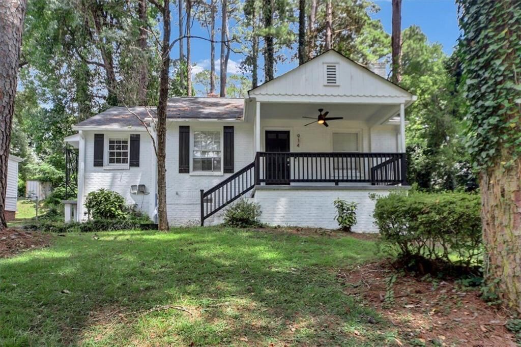 Property Photo: 914 Rosemary Avenue SW GA 30311