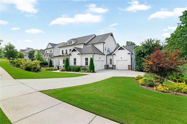 Property Photo: 16270 Grand Litchfield Drive GA 30075