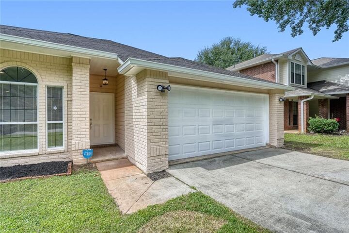 Property Photo: 824 Arbor Hill Drive GA 30088