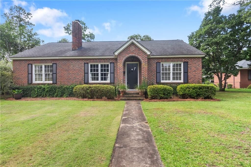 Property Photo: 910 6th Avenue GA 31701