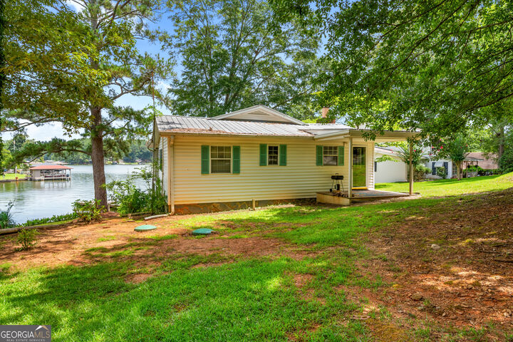Property Photo:  224 Roberts Point Road  GA 30233 