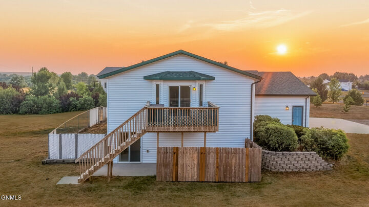 Property Photo:  6405 Preston Loop  ND 58504 