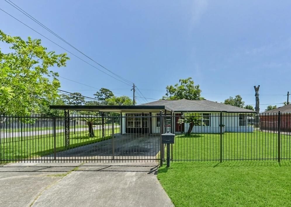 Property Photo: 10434 Rockaway Drive TX 77016
