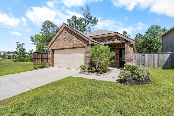 Property Photo: 2039 Barrett Gables Drive TX 77532