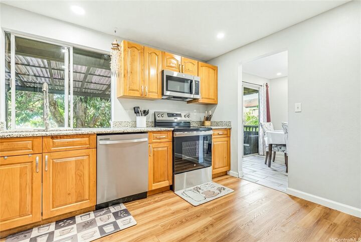 Property Photo:  