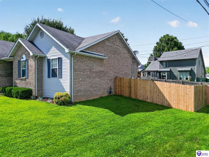 Property Photo:  407 Nevis Drive  KY 42701 