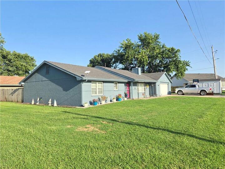 Property Photo:  2000 N 11th Street  KS 67301 