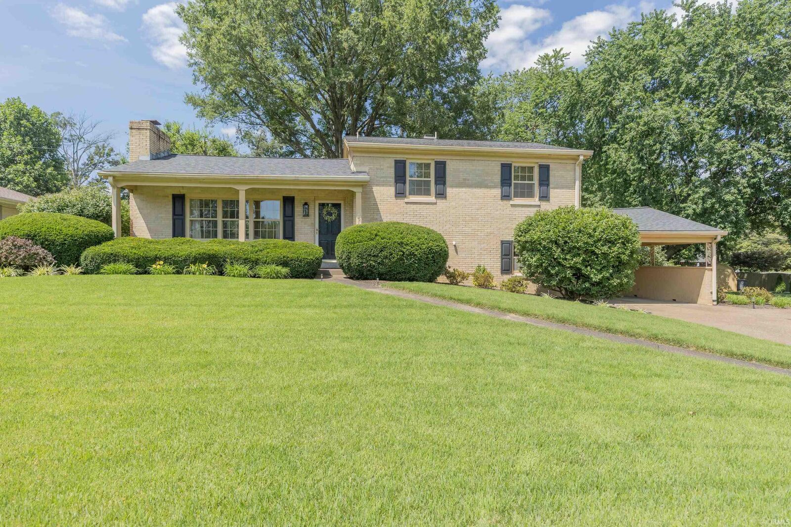 Property Photo:  112 Montclair Court  IN 47715 