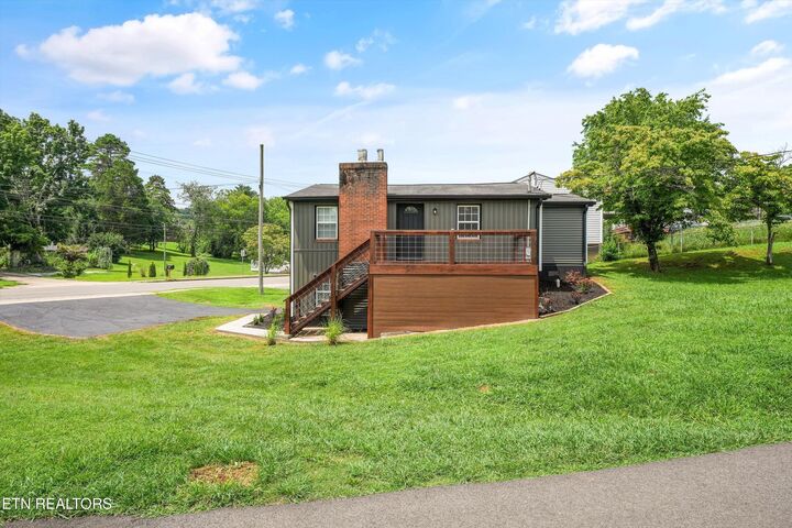 Property Photo:  2225 NW Madison Rd  TN 37912 