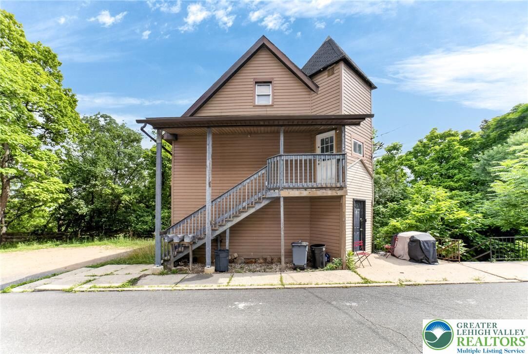 Property Photo: 80 Hillside Avenue PA 18071