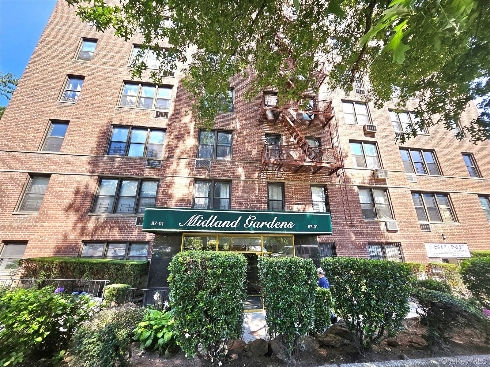 Property Photo:  87-01 Midland Parkway 7D  NY 11432 