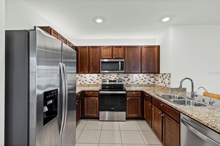 Property Photo:  10914 Penny Gale Loop  FL 33576 