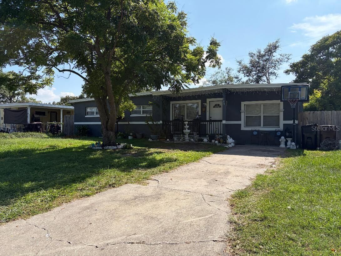 Property Photo: 908 S Solandra Drive FL 32807