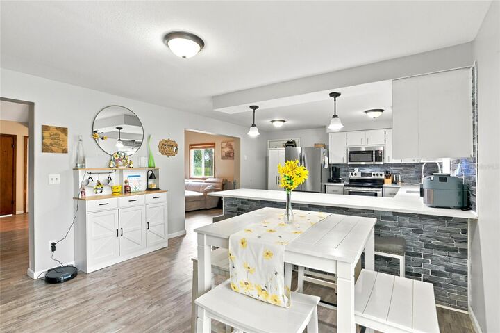Property Photo:  1518 Dickens Road  FL 33898 